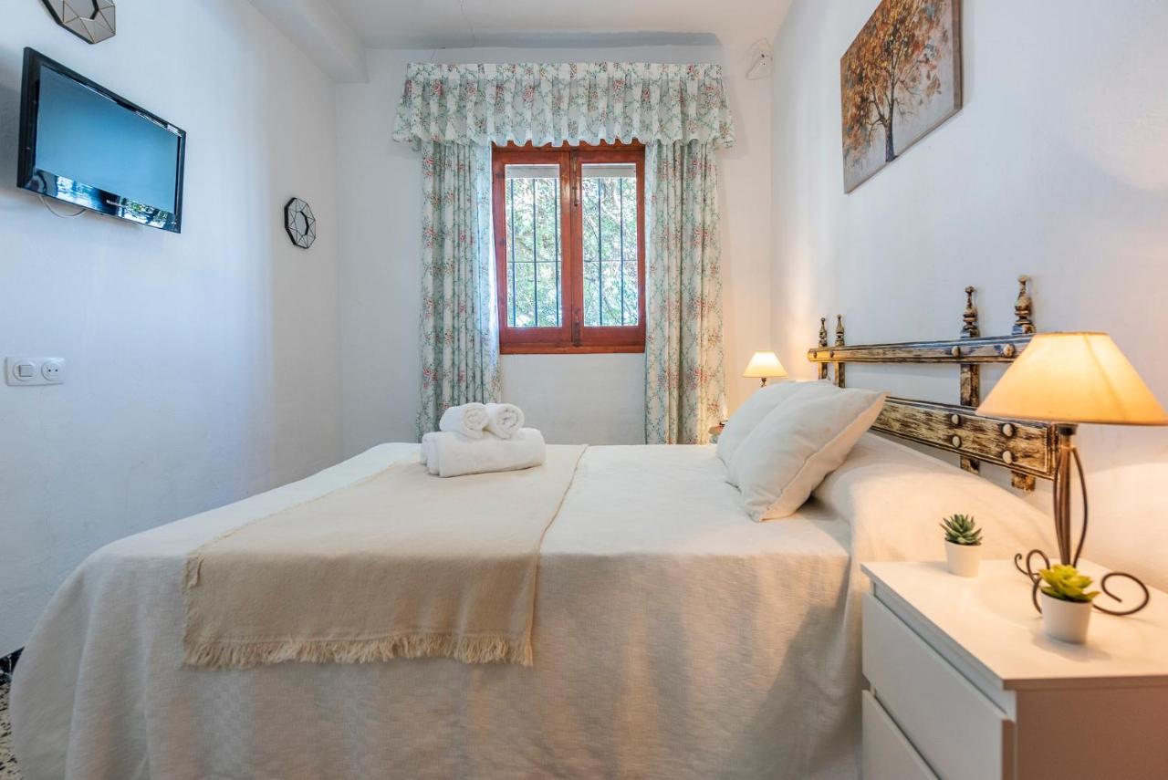 Los Algarrobos - Mountain And Relax Near The Beach Malaga Bagian luar foto